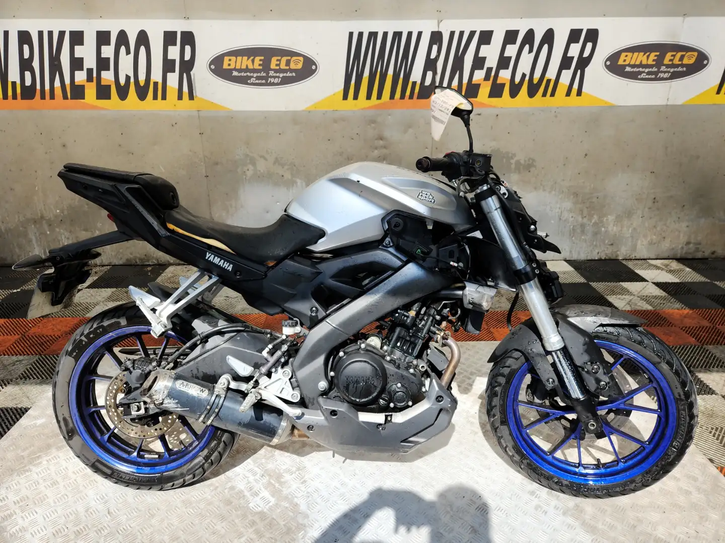 Yamaha MT-125 Gris - 1