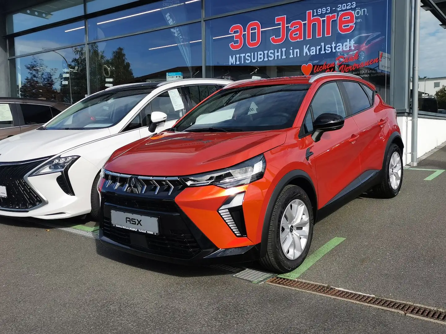Mitsubishi ASX PLUS 1.3 T-Benziner 6-Gang Rosso - 1