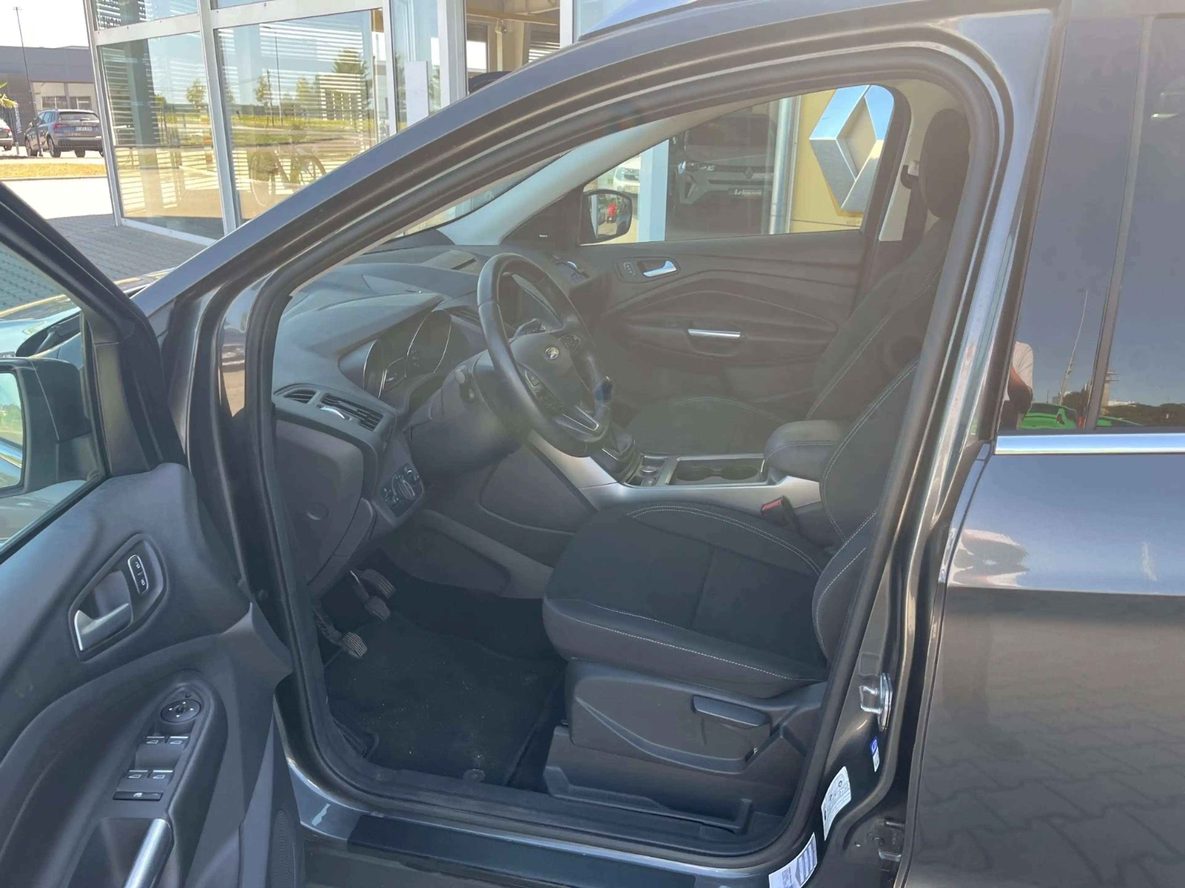 Ford Kuga Cool & Connect — photo 5
