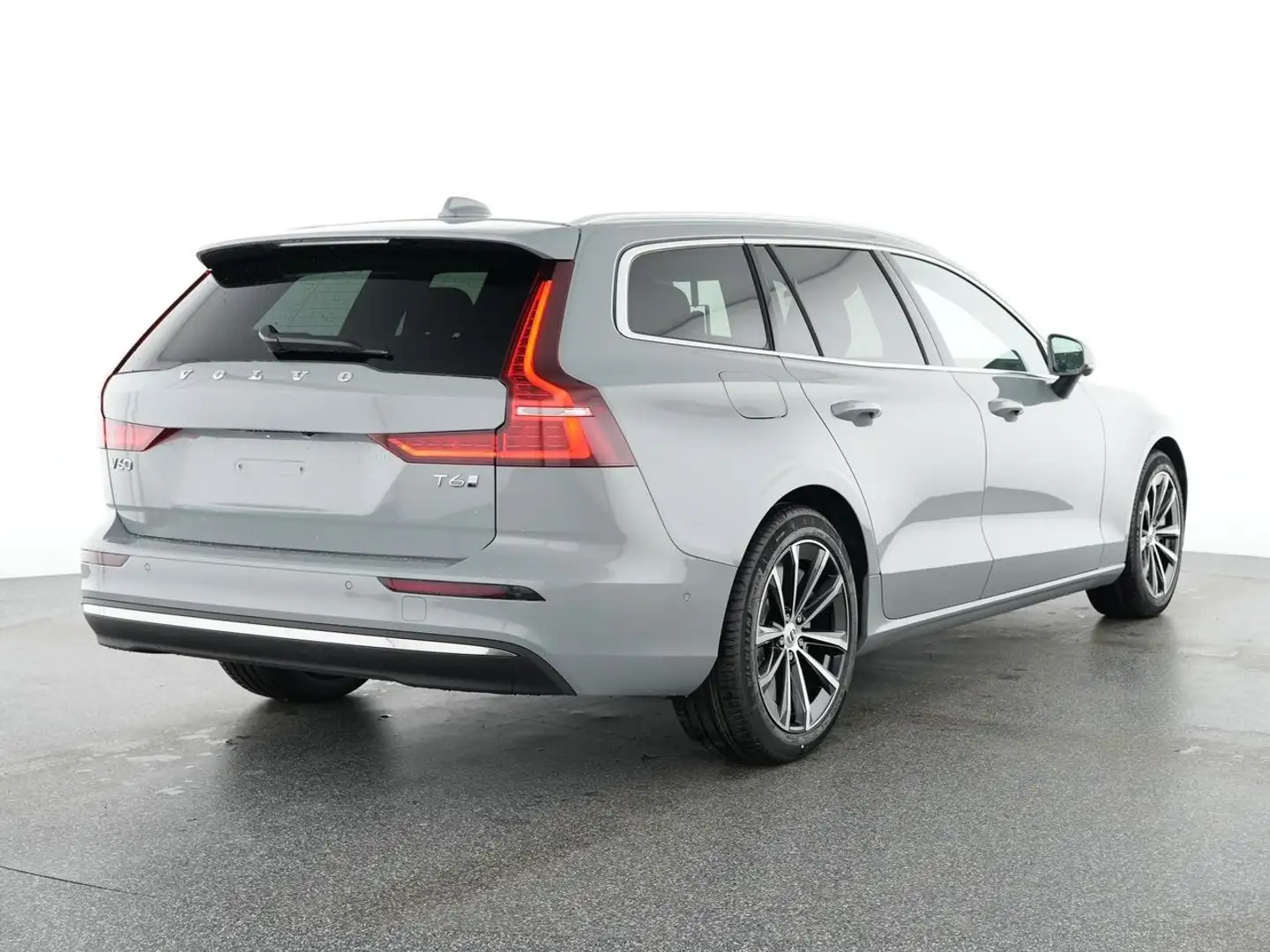 Volvo V60 T6 Core Recharge Plug-In Hybrid AWD Grau - 2
