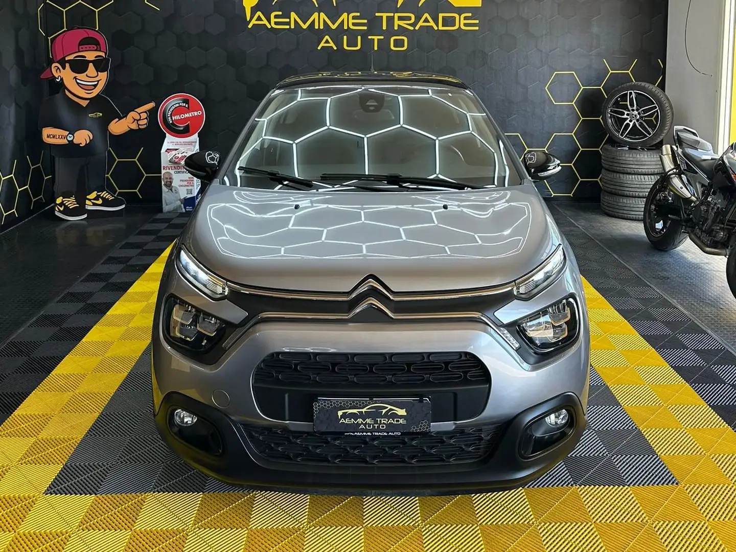 Citroen C3 C3 III 2017 1.2 puretech Shine Pack s Silver - 2