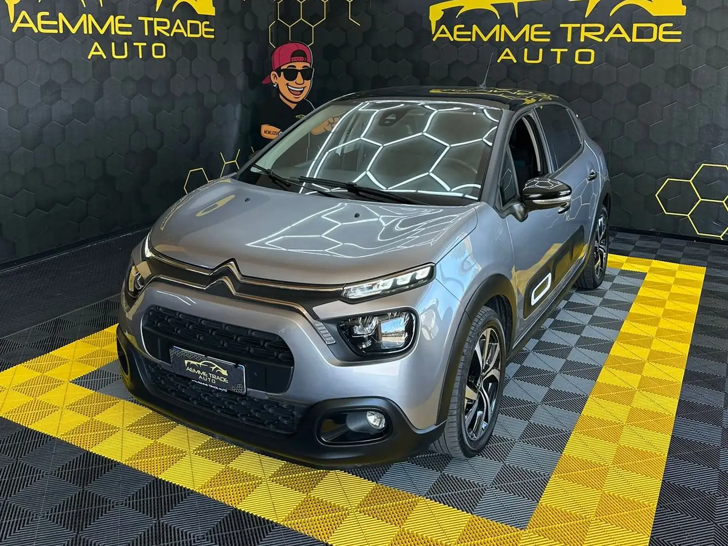 Citroen C3 C3 III 2017 1.2 puretech Shine Pack s Silver - 1