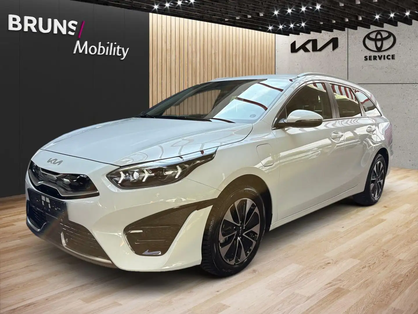 Kia Ceed SW / cee'd SW Ceed SW 1.6 PHEV Spirit Navi Kamera Sitzheizung Weiß - 2