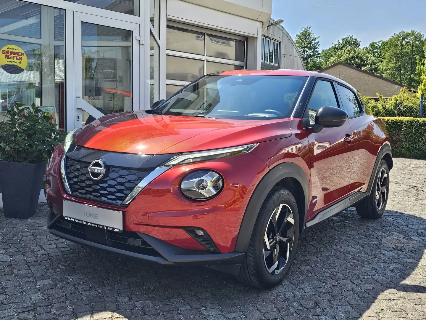Nissan Juke 1.6 Hybrid 4AMT Aut. N-Connecta Winter Paket Rouge - 2