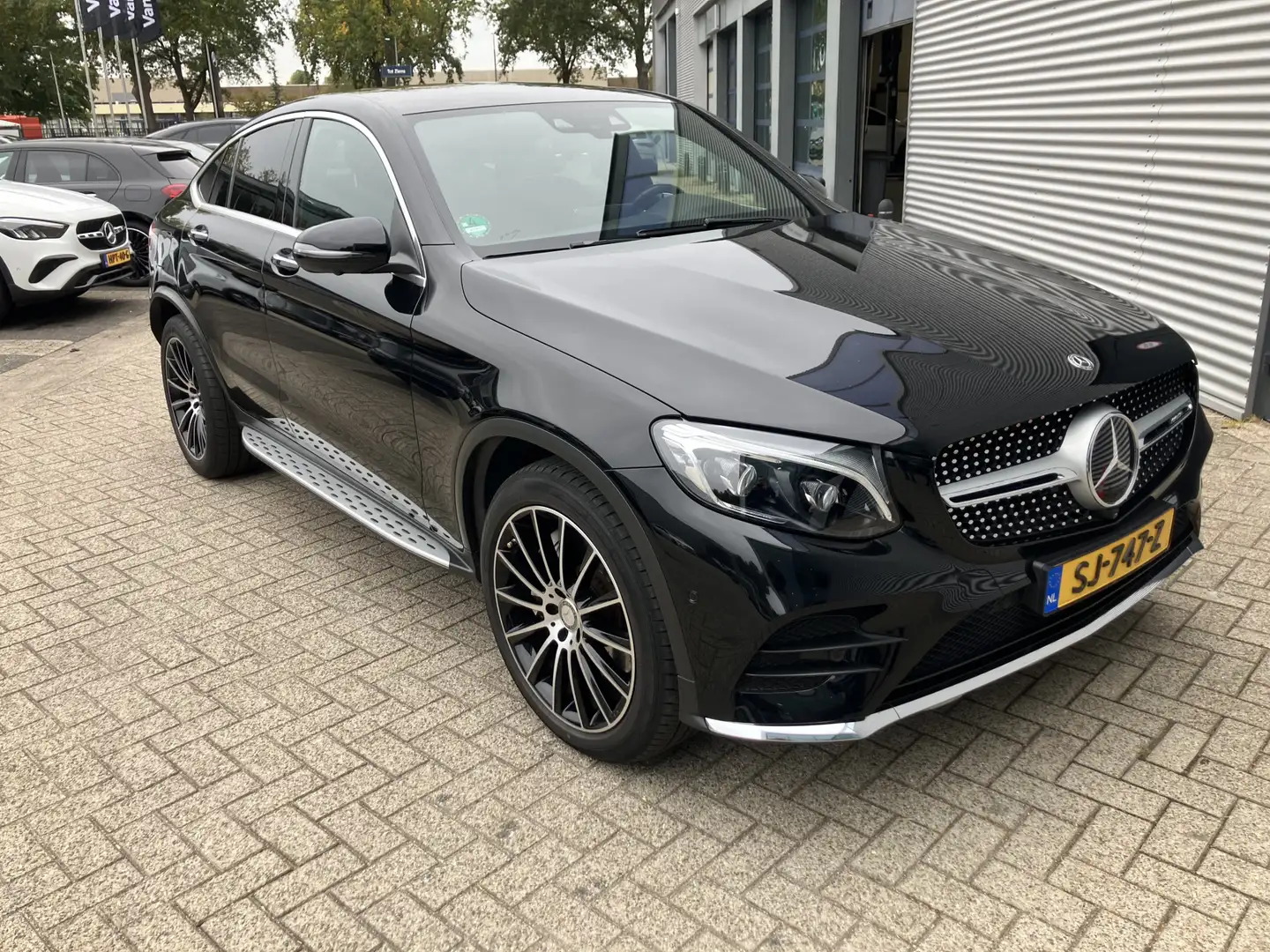 Mercedes-Benz GLC 250 Coupé 4MATIC Premium Plus | 1E EIGENAAR | AUTOMAAT Noir - 2