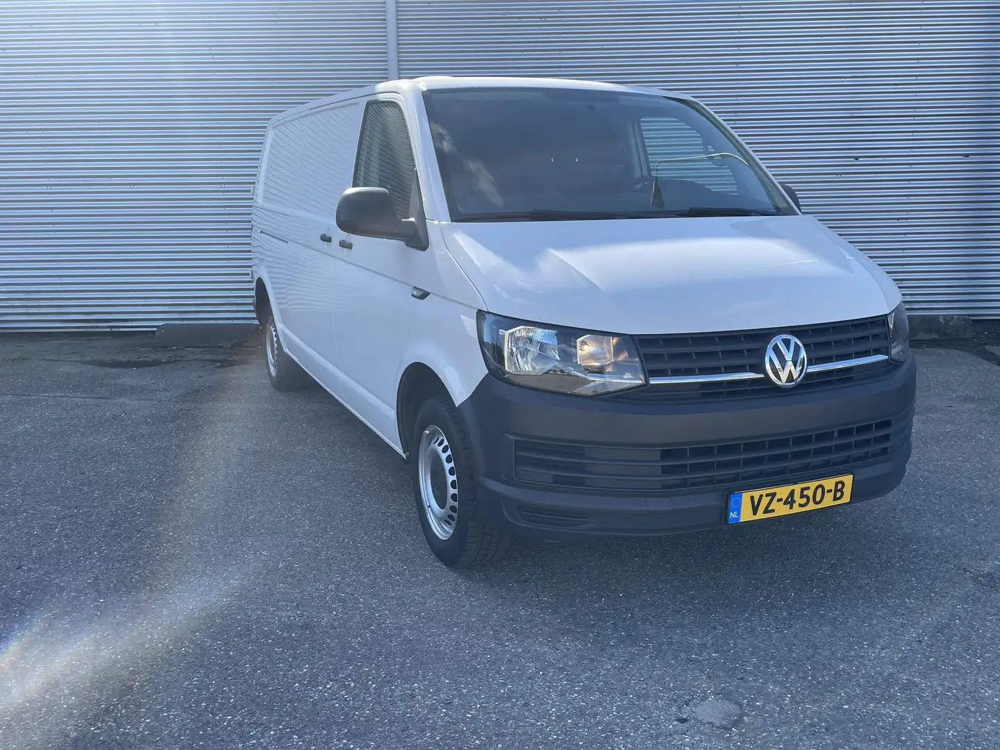 Volkswagen T6 Transporter 2.0 TDI L2H2 Trendline Wit - 2