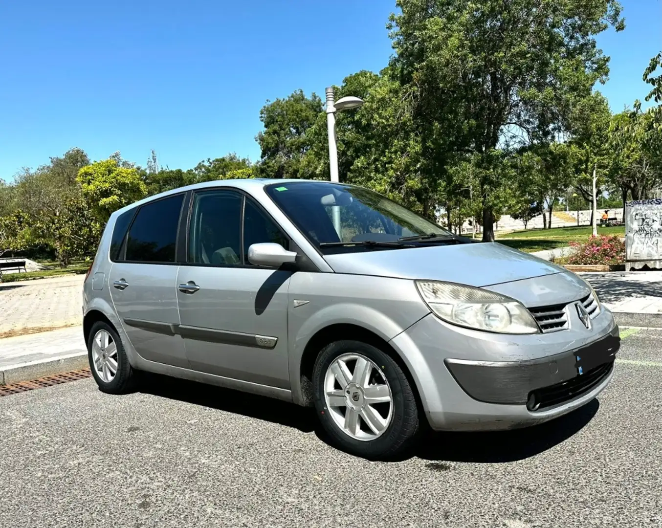 Renault Scenic II 1.9DCI Confort Authentique Plateado - 2