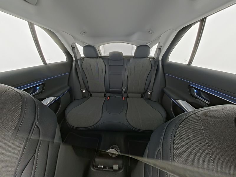 Mercedes-Benz E 220 T d Avantgarde Advanced+ANHÄNGERKUPPLUNG+D — photo 7