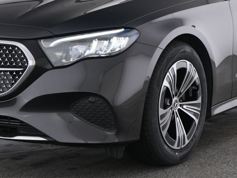 Mercedes-Benz E 220 T d Avantgarde Advanced+ANHÄNGERKUPPLUNG+D — photo 3