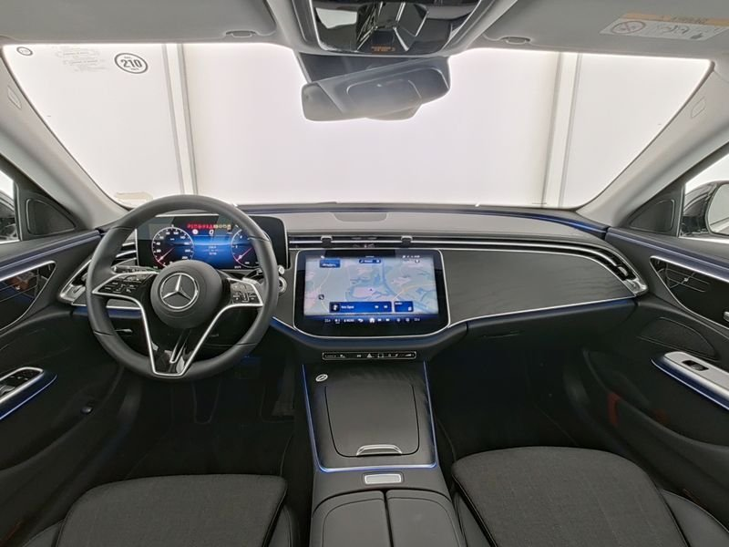 Mercedes-Benz E 220 T d Avantgarde Advanced+ANHÄNGERKUPPLUNG+D — photo 6