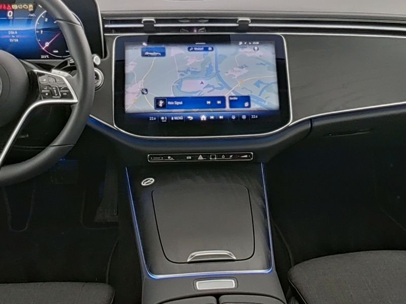 Mercedes-Benz E 220 T d Avantgarde Advanced+ANHÄNGERKUPPLUNG+D — photo 4