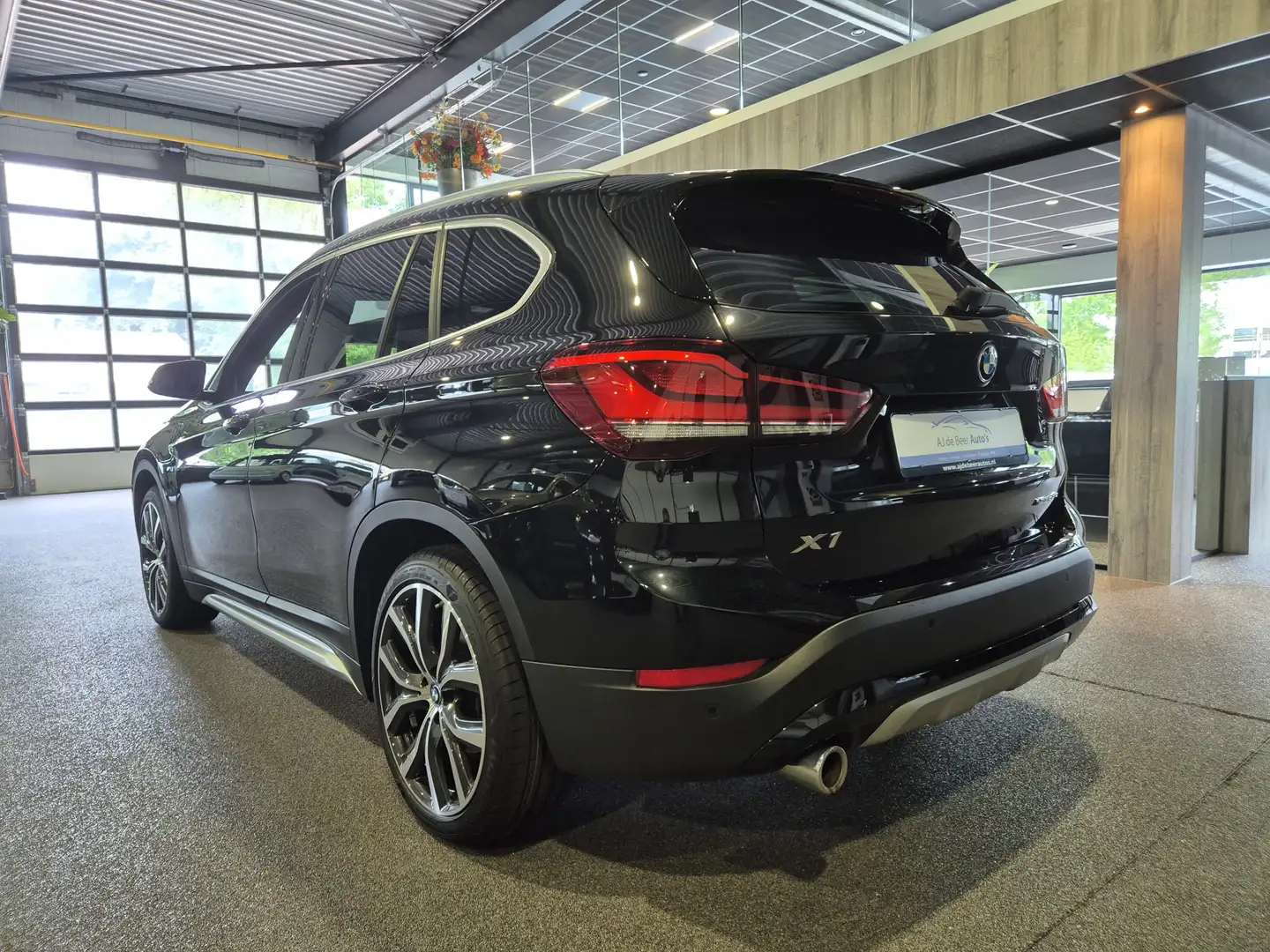 BMW X1 xDrive25e High Executive X-Line Volleder | Camera Nero - 2