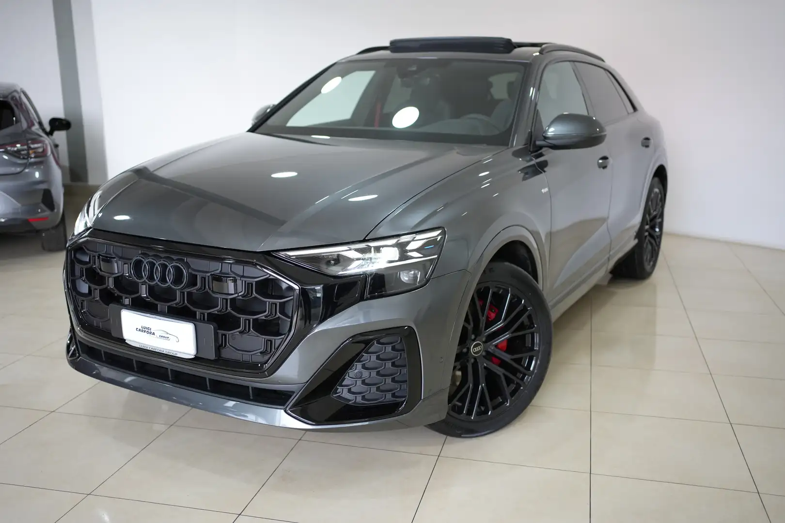 Audi Q8 50 TDI 286cv quattro S line *Full Optional Šedá - 1