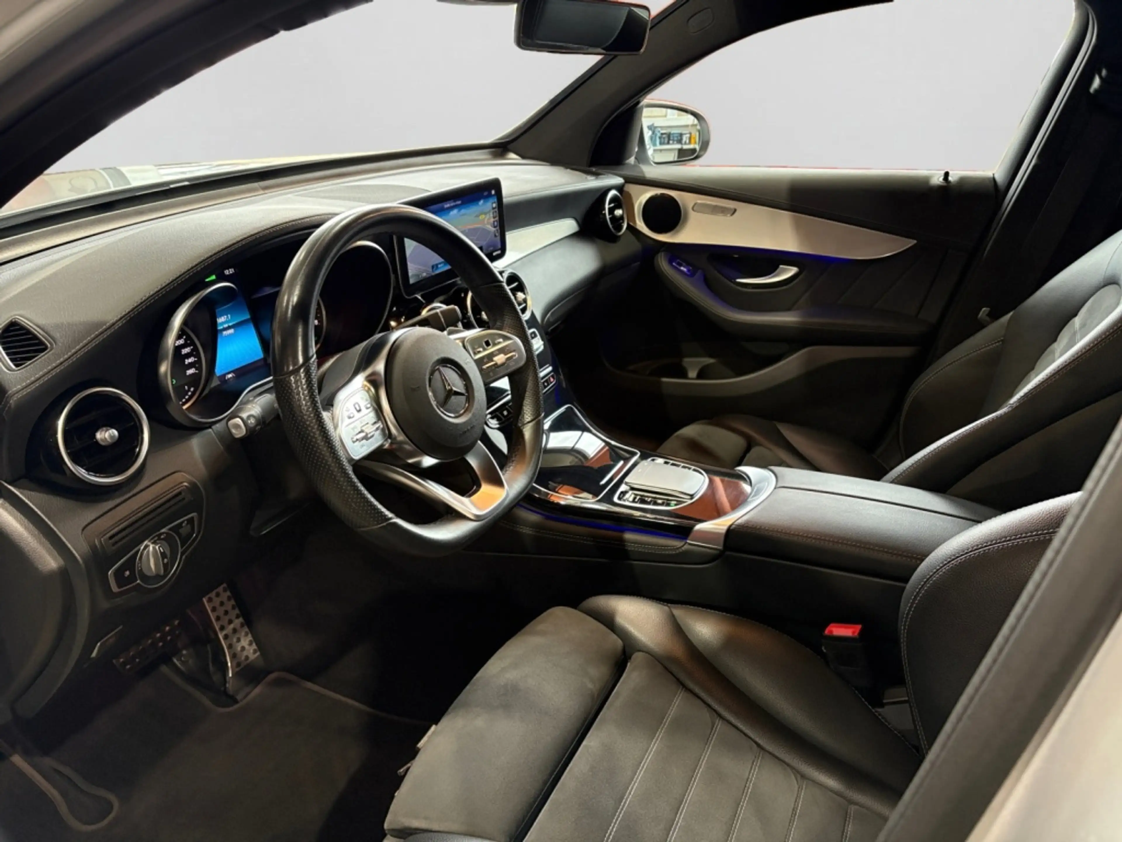 Mercedes-Benz GLC 300 4MATIC Coupé AMG|MBEAM|AMBIENTE|MBUX|SHZ — photo 10
