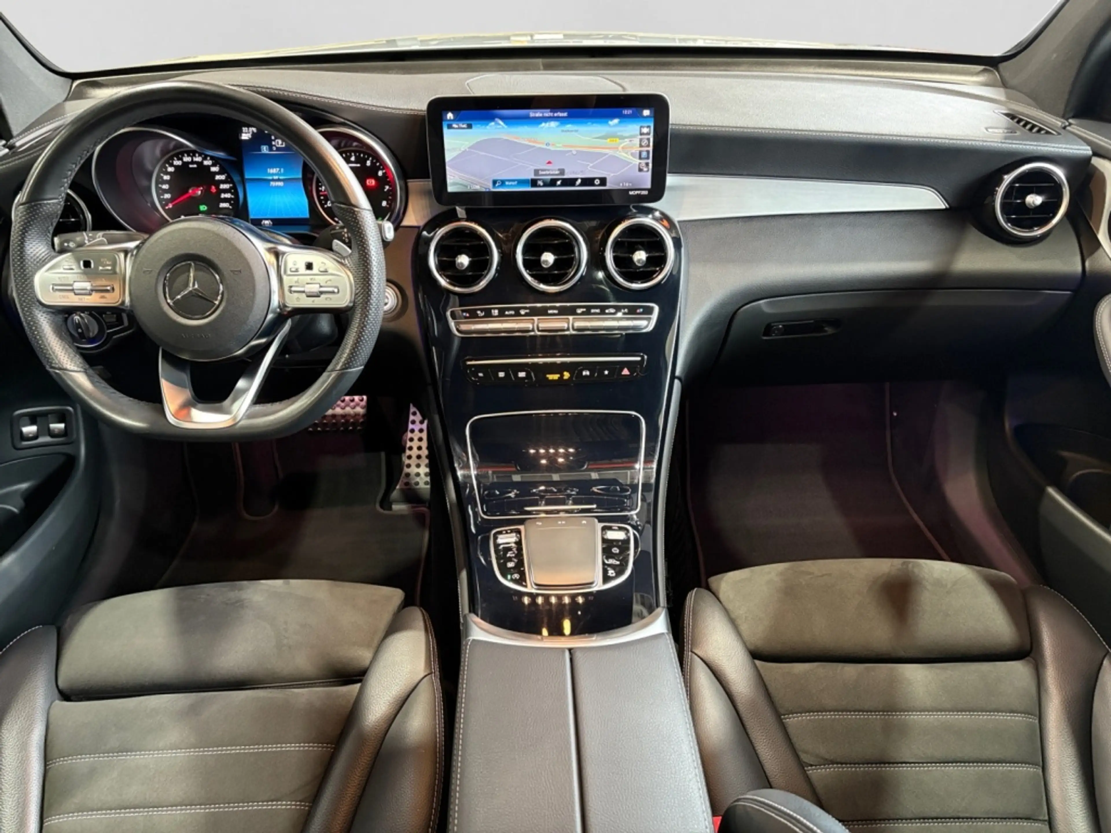 Mercedes-Benz GLC 300 4MATIC Coupé AMG|MBEAM|AMBIENTE|MBUX|SHZ — photo 11