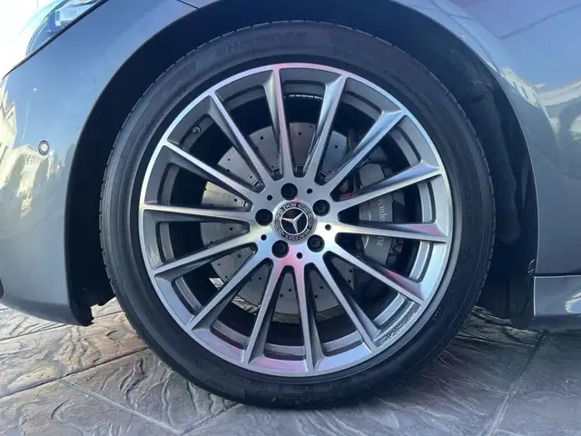 Mercedes-Benz S-Class view 11