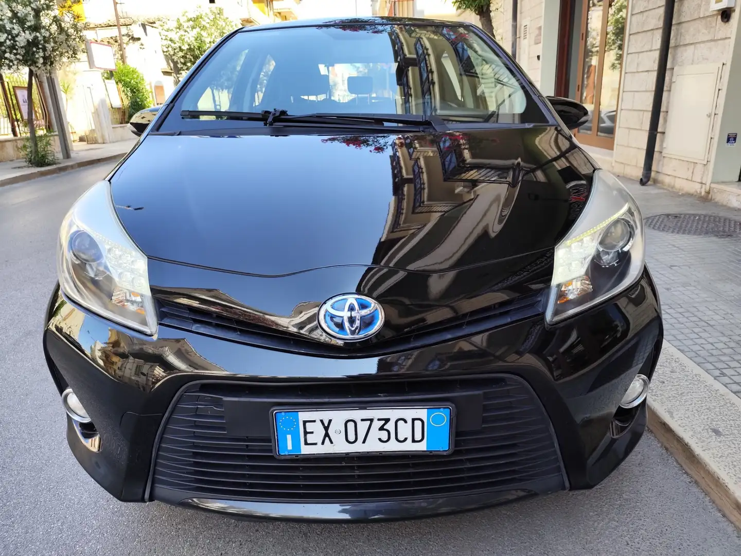 Toyota Yaris 1.5 Hybrid 75CV Lounge PERFETTA Noir - 2