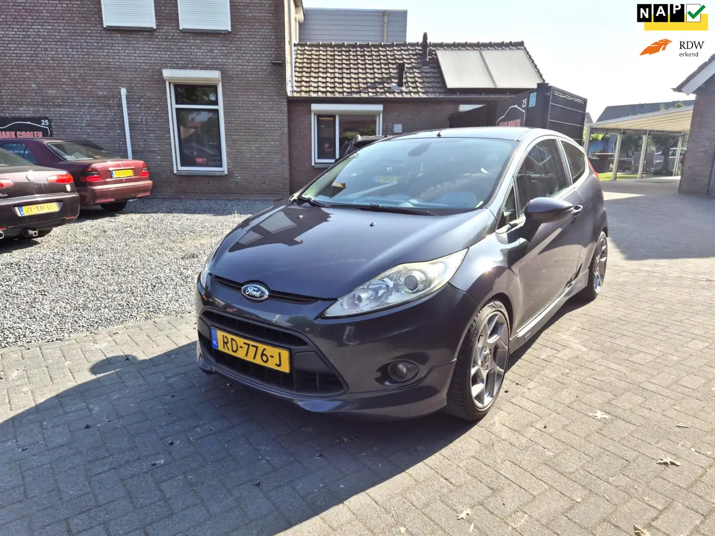 Ford Fiesta 1.6 Sport Airco Cruise Gris - 1