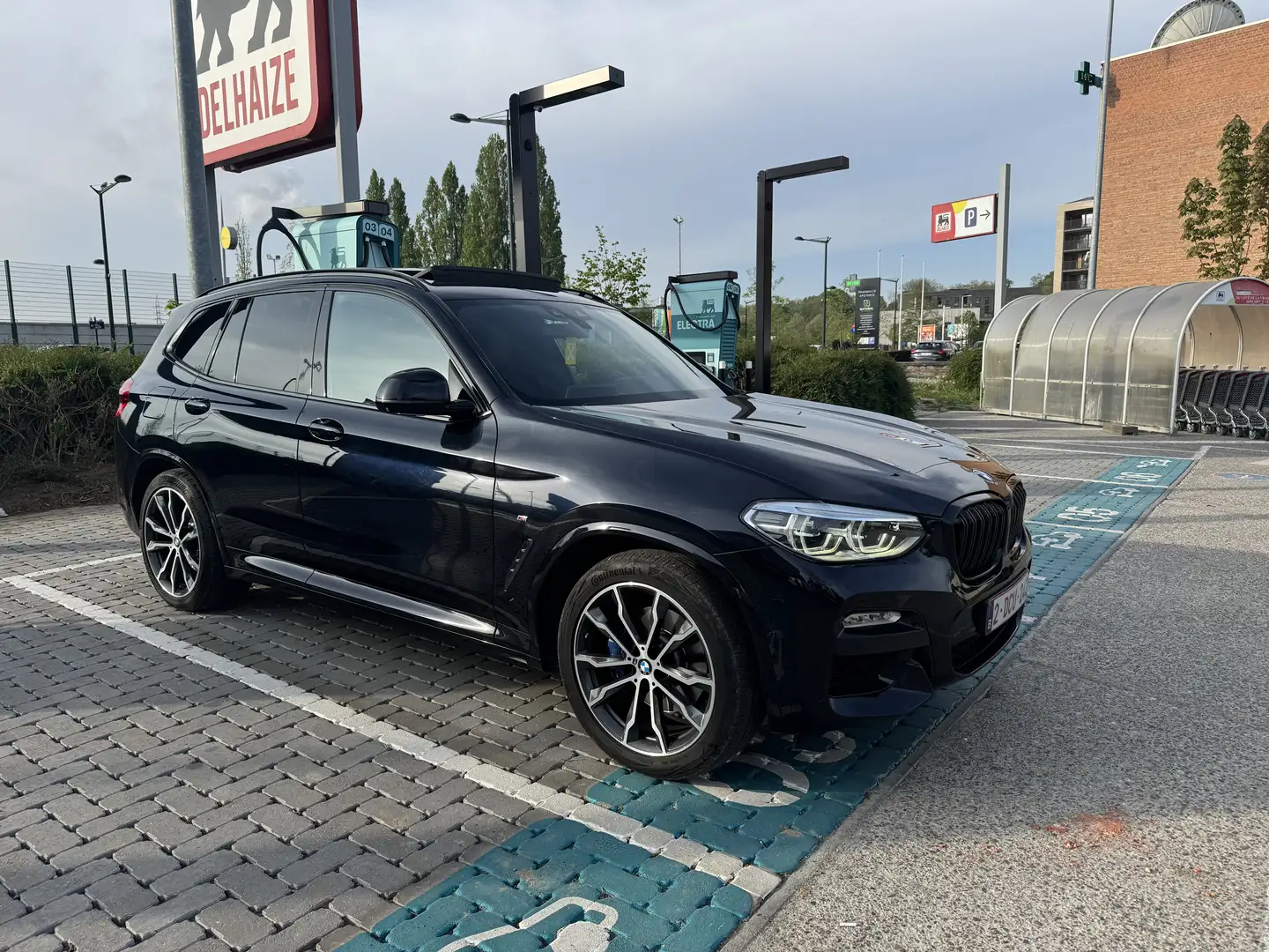 BMW X3 M xDrive20d Aut. Sport crna - 1