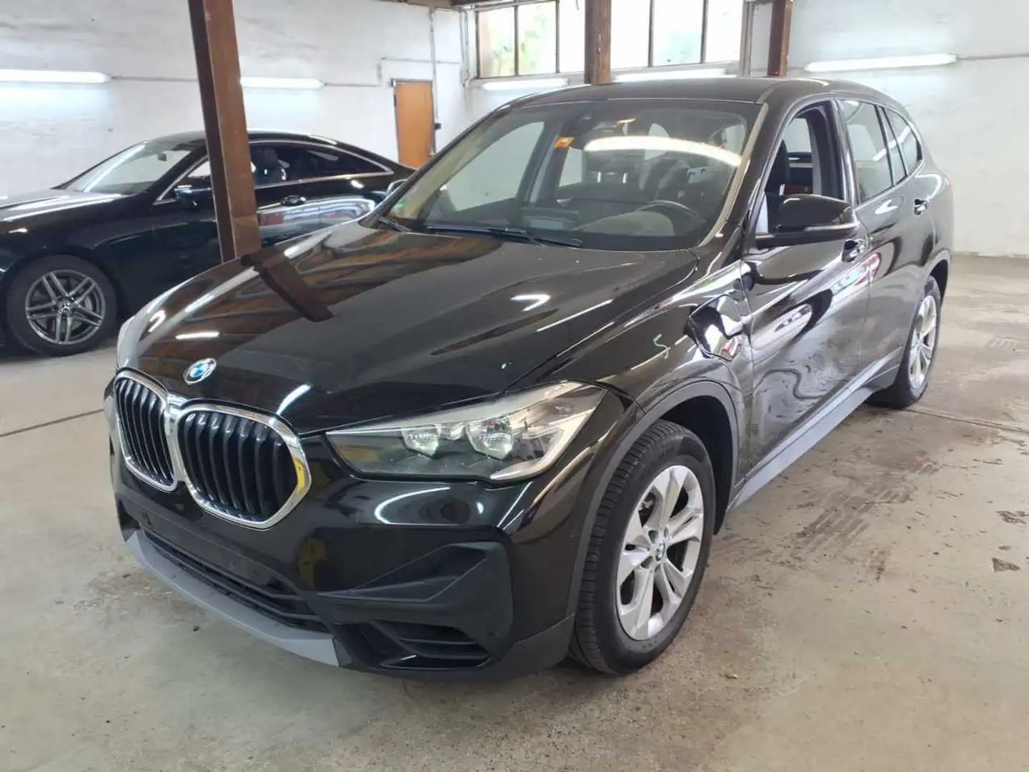BMW X1 xDrive 25e Advantage HeadUp NAvi Kamera AHK Schwarz - 2