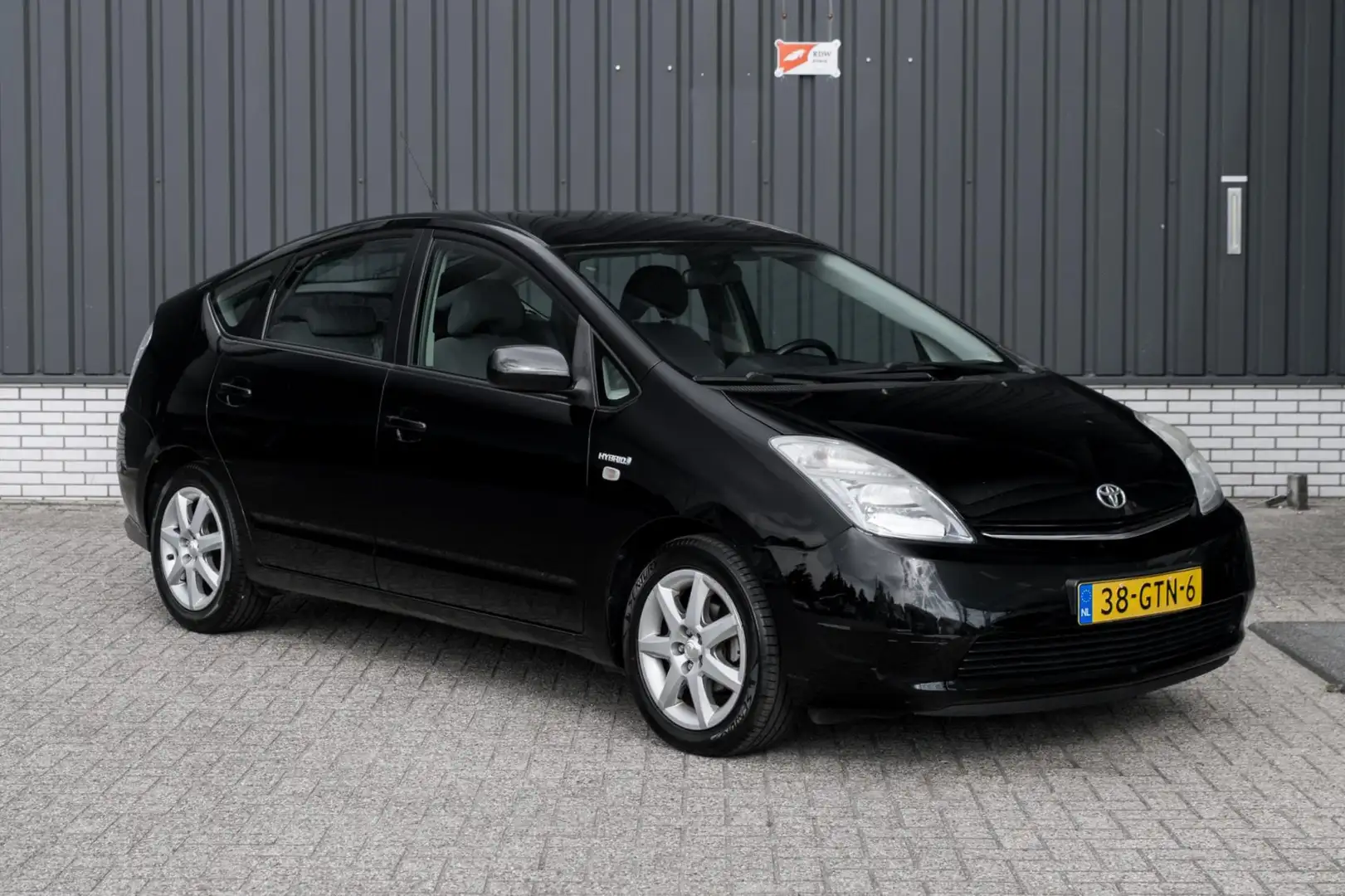 Toyota Prius 1.5 VVT-i Comfort*Volledig onderhouden*Cruisecontr Zwart - 2