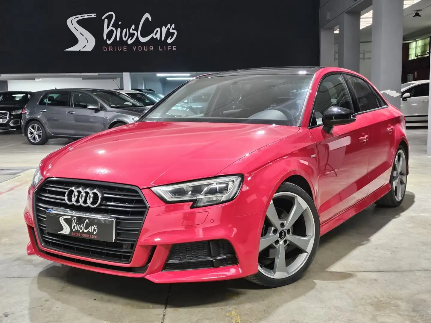 Audi A3 Sedán 35 TDI S line S tronic 110kW Rojo - 1