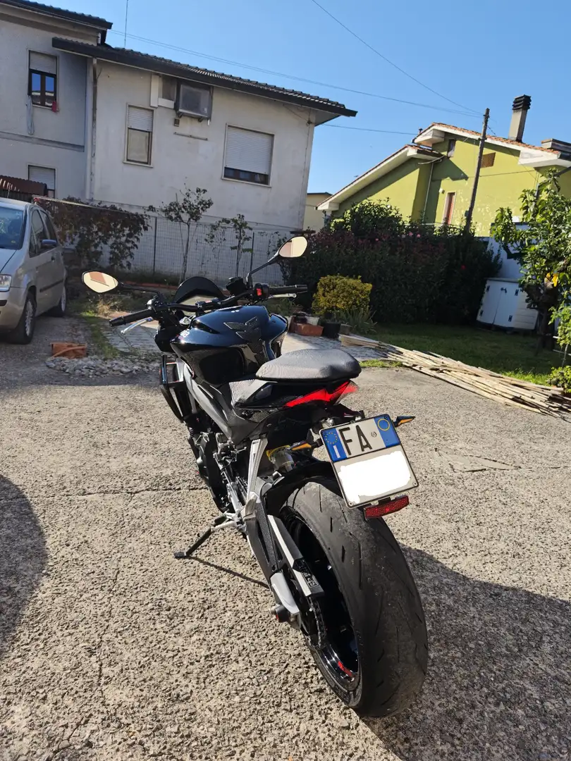 Aprilia Tuono Negro - 1