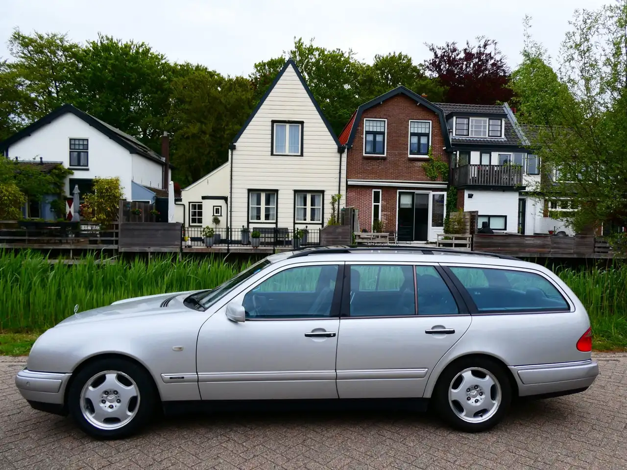 Mercedes-Benz E 240 Combi 6-Cilinder 170pk Youngtimer Aut. Clima Leder, foto 4
