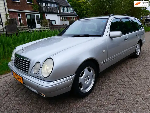 Mercedes-Benz E 240 Combi 6-Cilinder 170pk Youngtimer Aut. Clima Leder