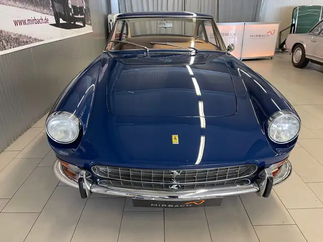 Ferrari 330 view 5