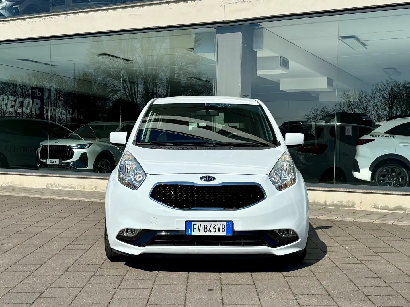 Kia Venga 1.4 CRDI 90cv ACTIVE Weiß - 2
