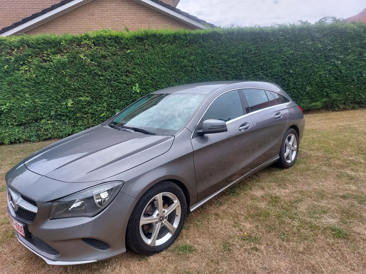 Mercedes-Benz CLA 180 CLA Shooting Brake 180 d Peak Edition Bruin - 1