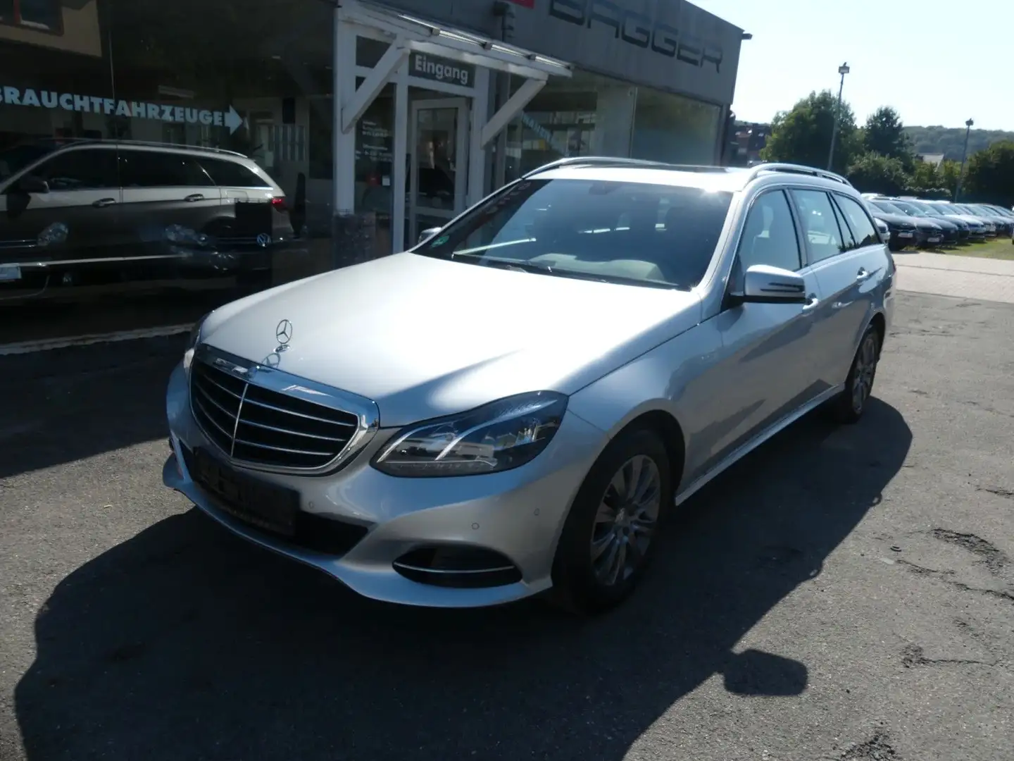 Mercedes-Benz E 220 T-Modell BlueEfficiency Automatik Argent - 2