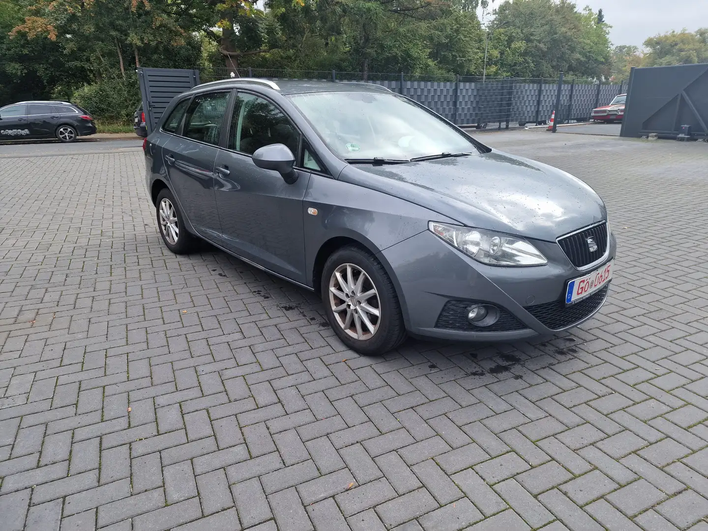 SEAT Ibiza Ibiza ST 1.4 16V i-Tech Grau - 1