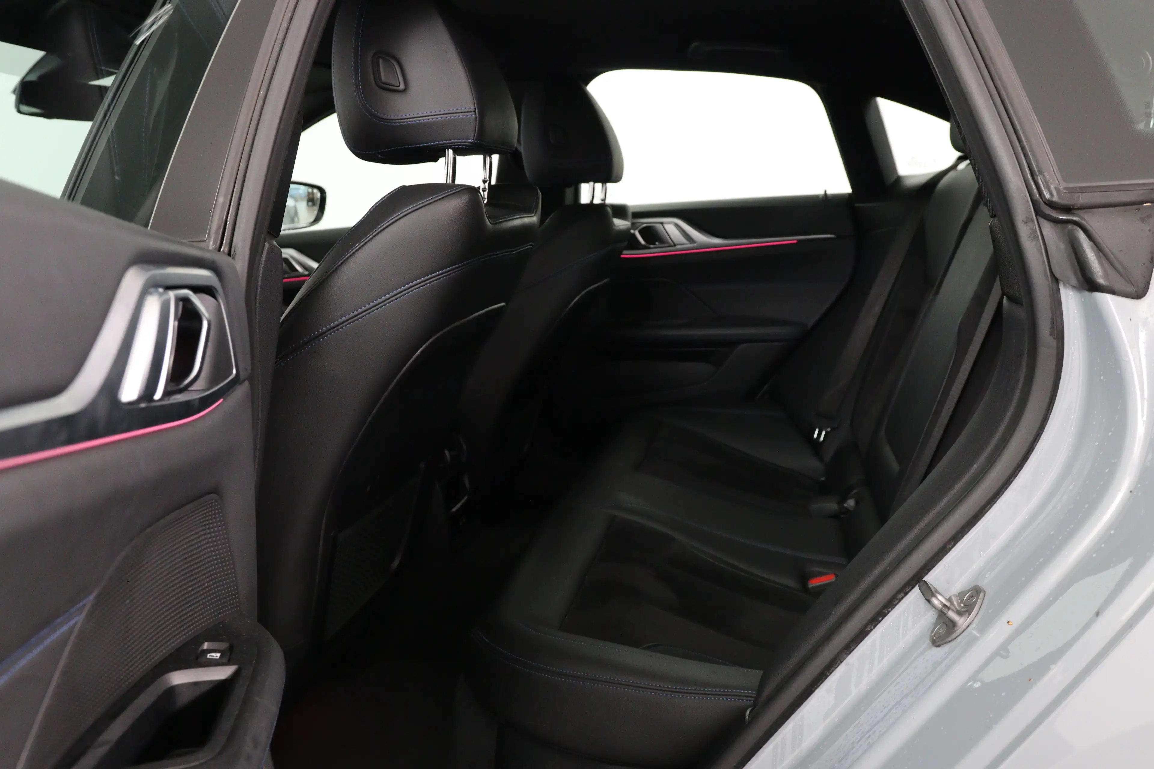 BMW i4 eDrive40 84 kWh M-Sport | SOH 94% | Sfeerverlichti — photo 36