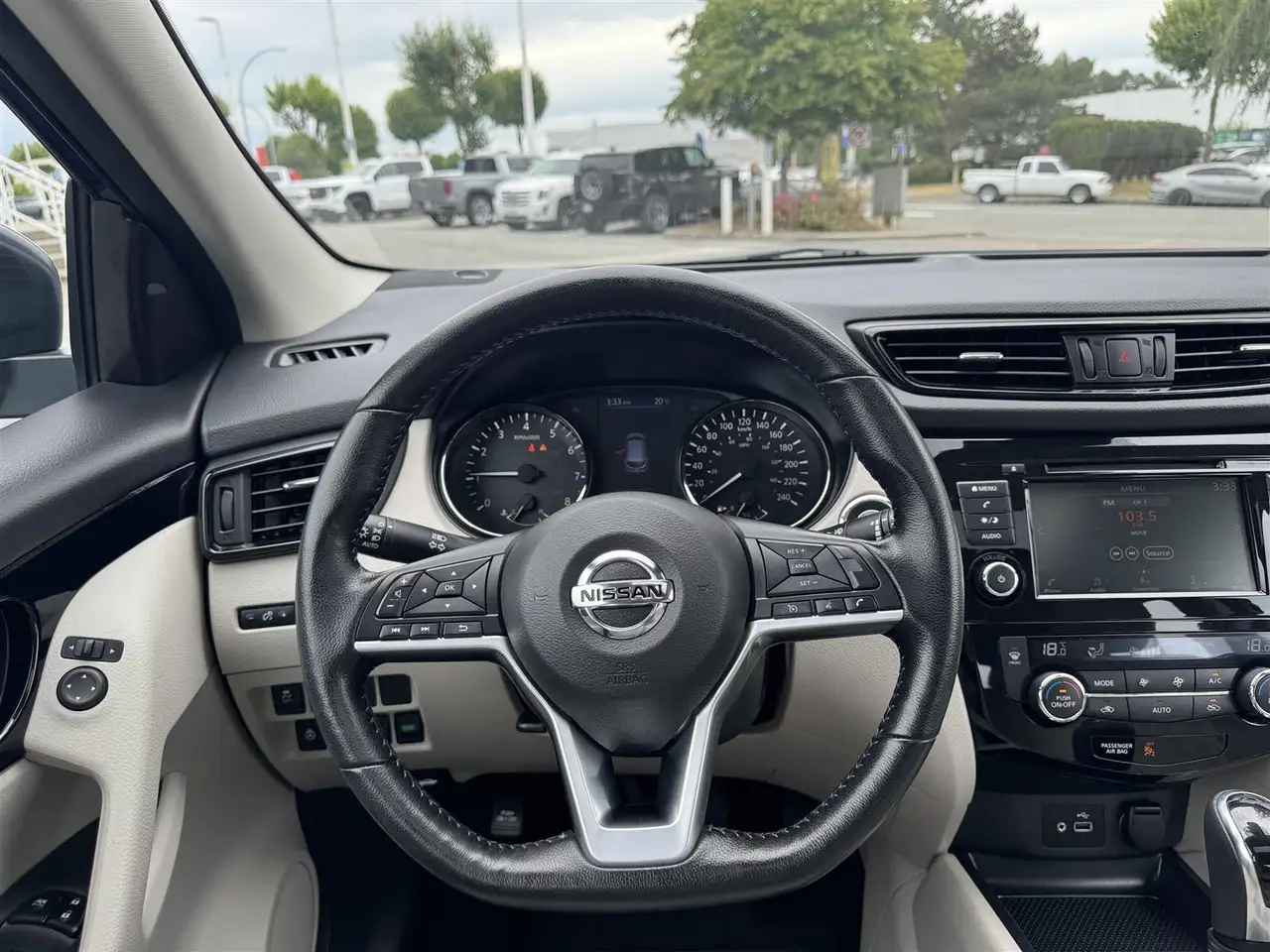 Nissan Qashqai photo Nissan Qashqai