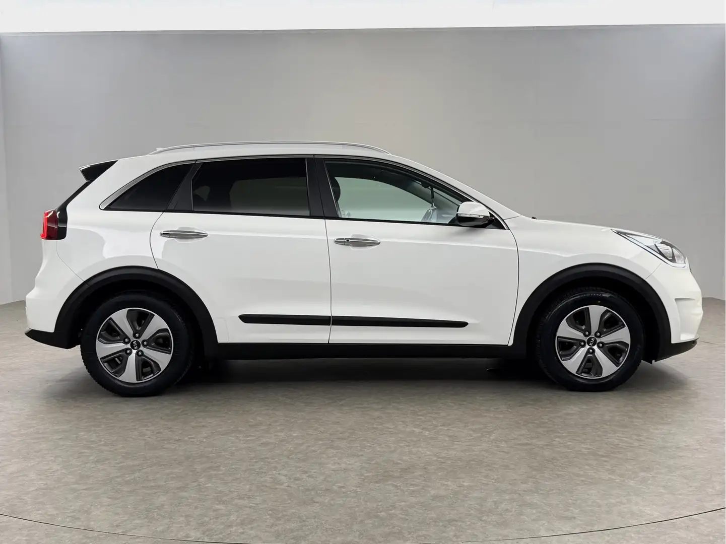 Kia Niro 1.6 GDi Hybrid BusinessLine LED Trekhaak Camera Ca Biały - 2