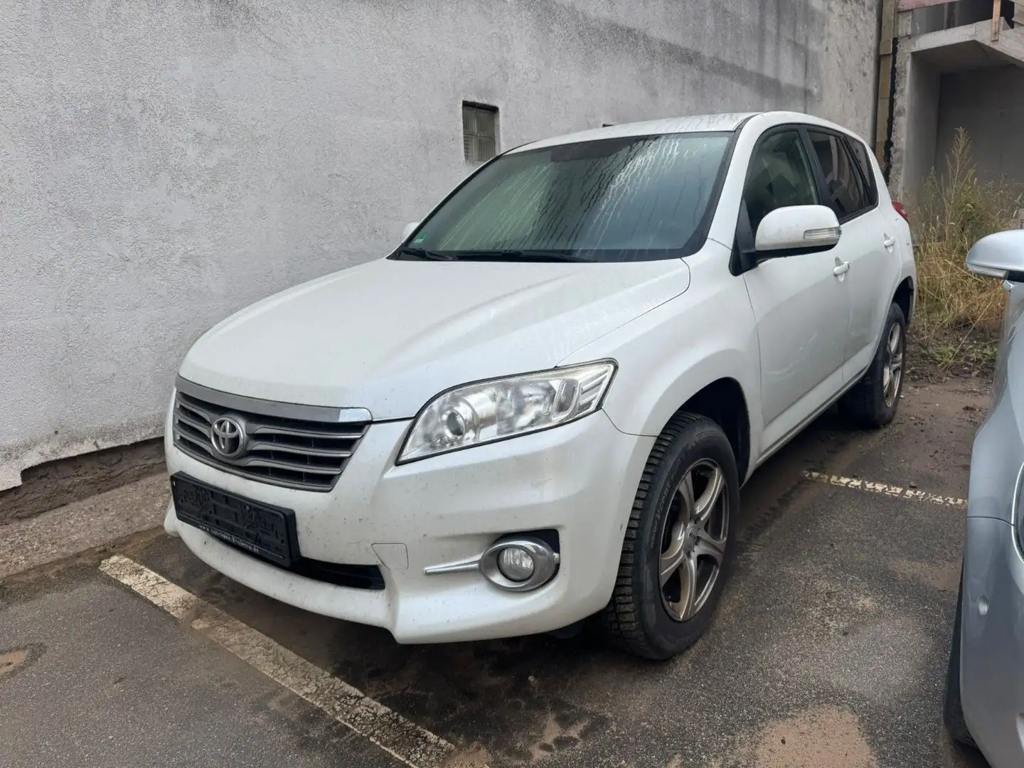 Toyota RAV 4 2,0 Weiß - 2