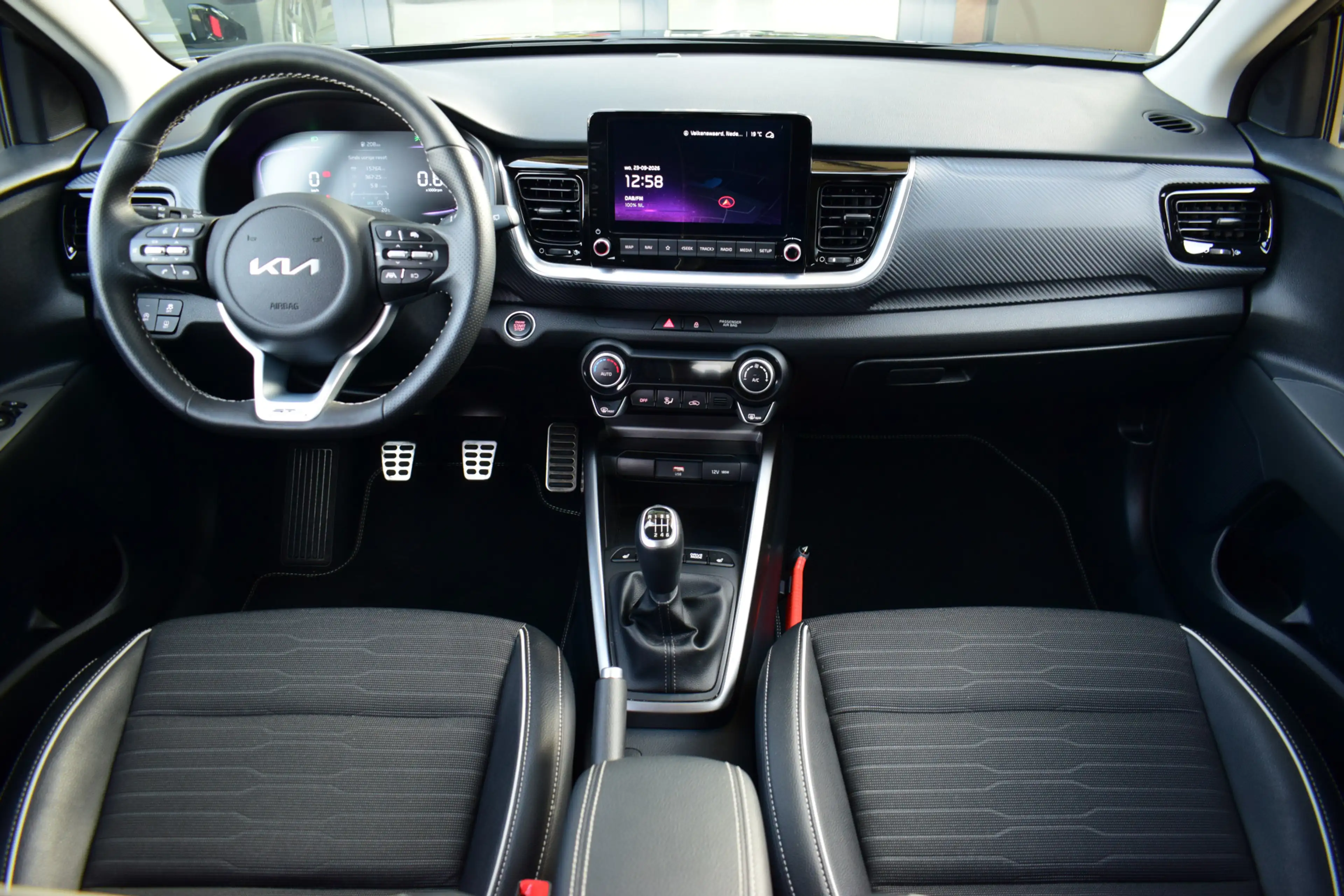 Kia Stonic 1.0 T-GDi MHEV GT-PlusLine Navi | Schuifdak | LED — photo 3