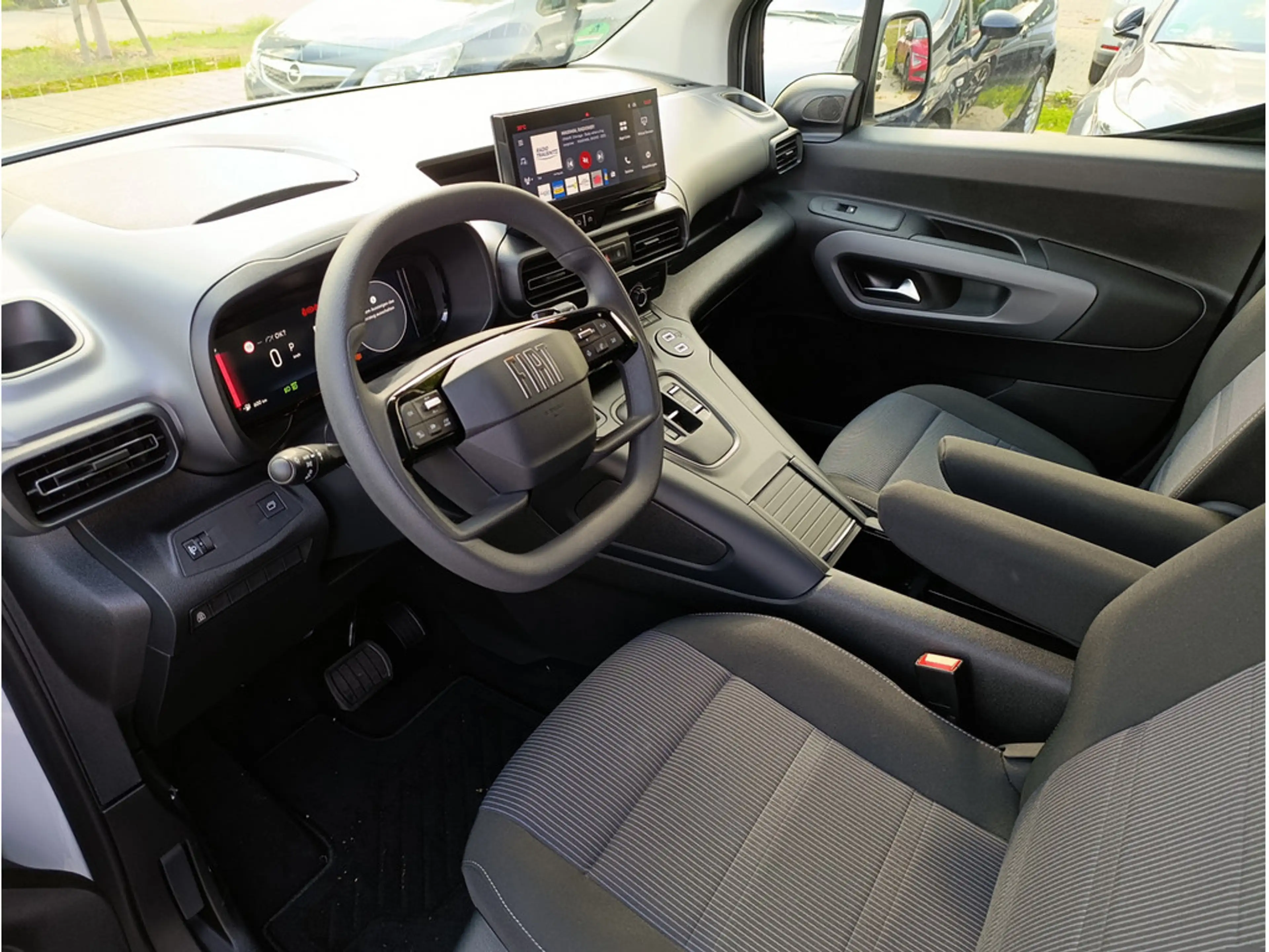 Fiat Qubo L Icon 5-Sitzer L1 1.5 Diesel 96 kW — photo 6