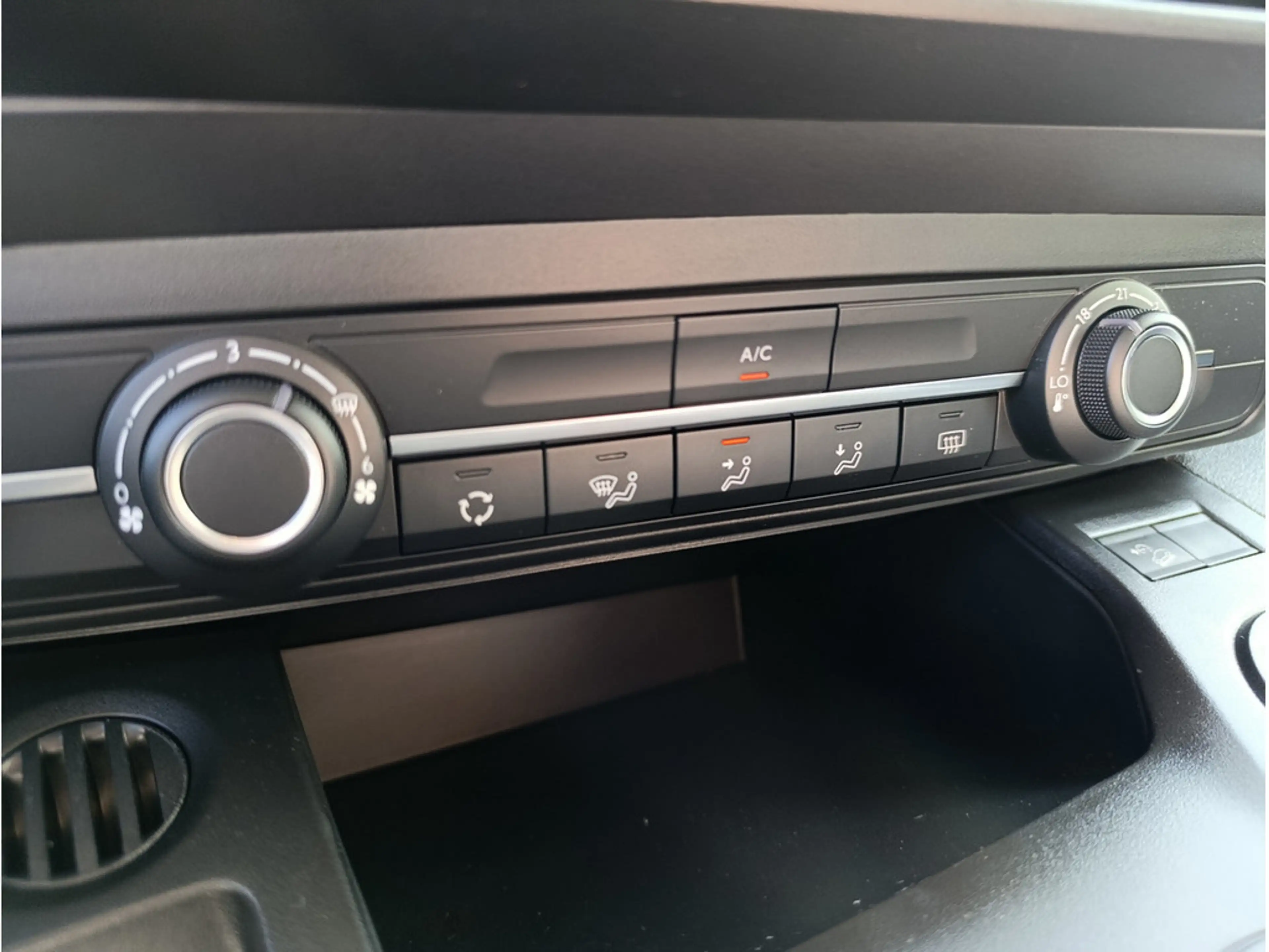 Fiat Qubo L Icon 5-Sitzer L1 1.5 Diesel 96 kW — photo 13