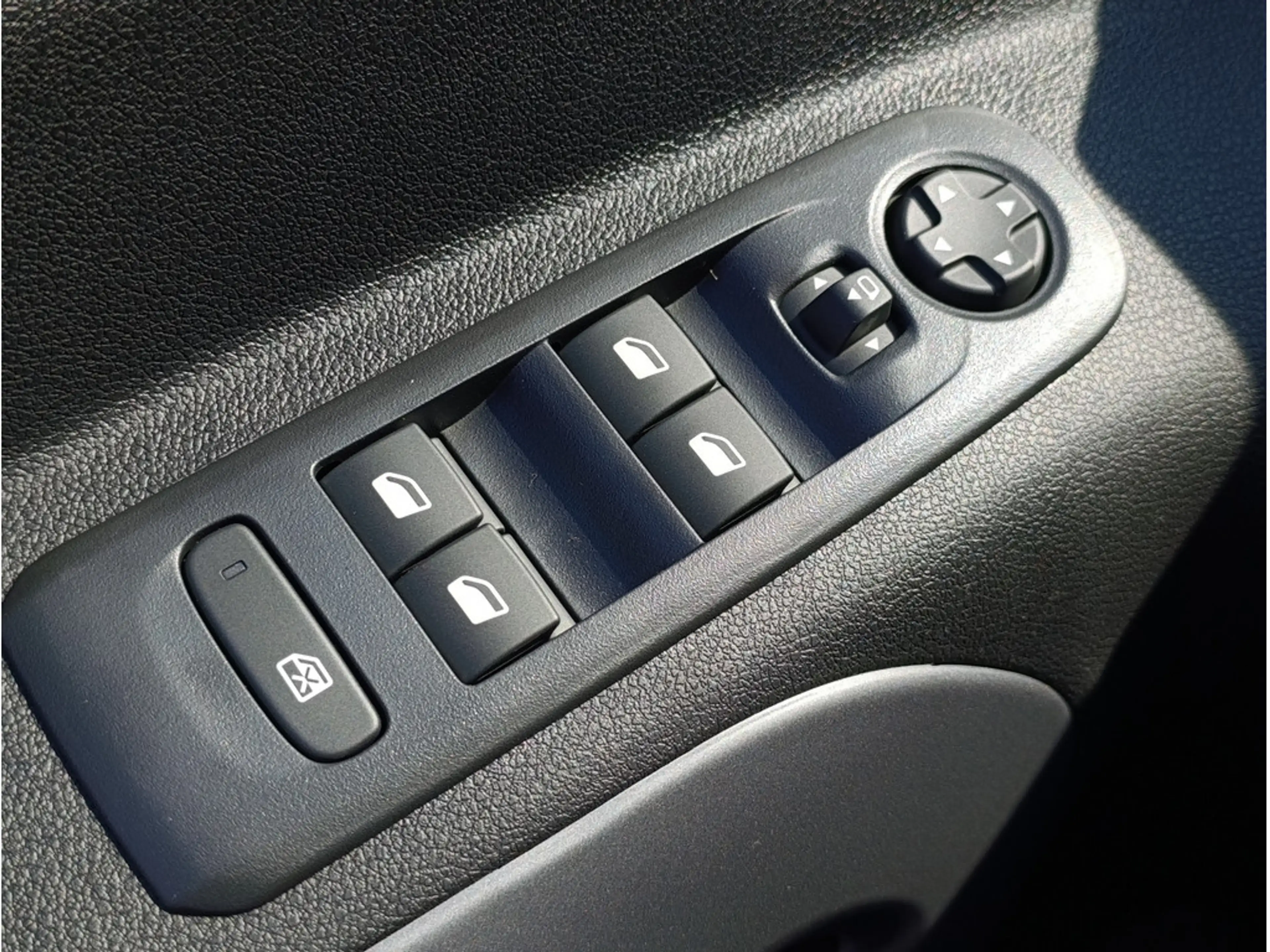 Fiat Qubo L Icon 5-Sitzer L1 1.5 Diesel 96 kW — photo 15