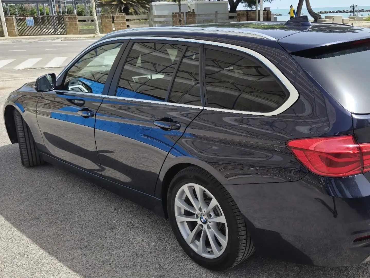 BMW 318 318d Touring Futura 143cv - 1