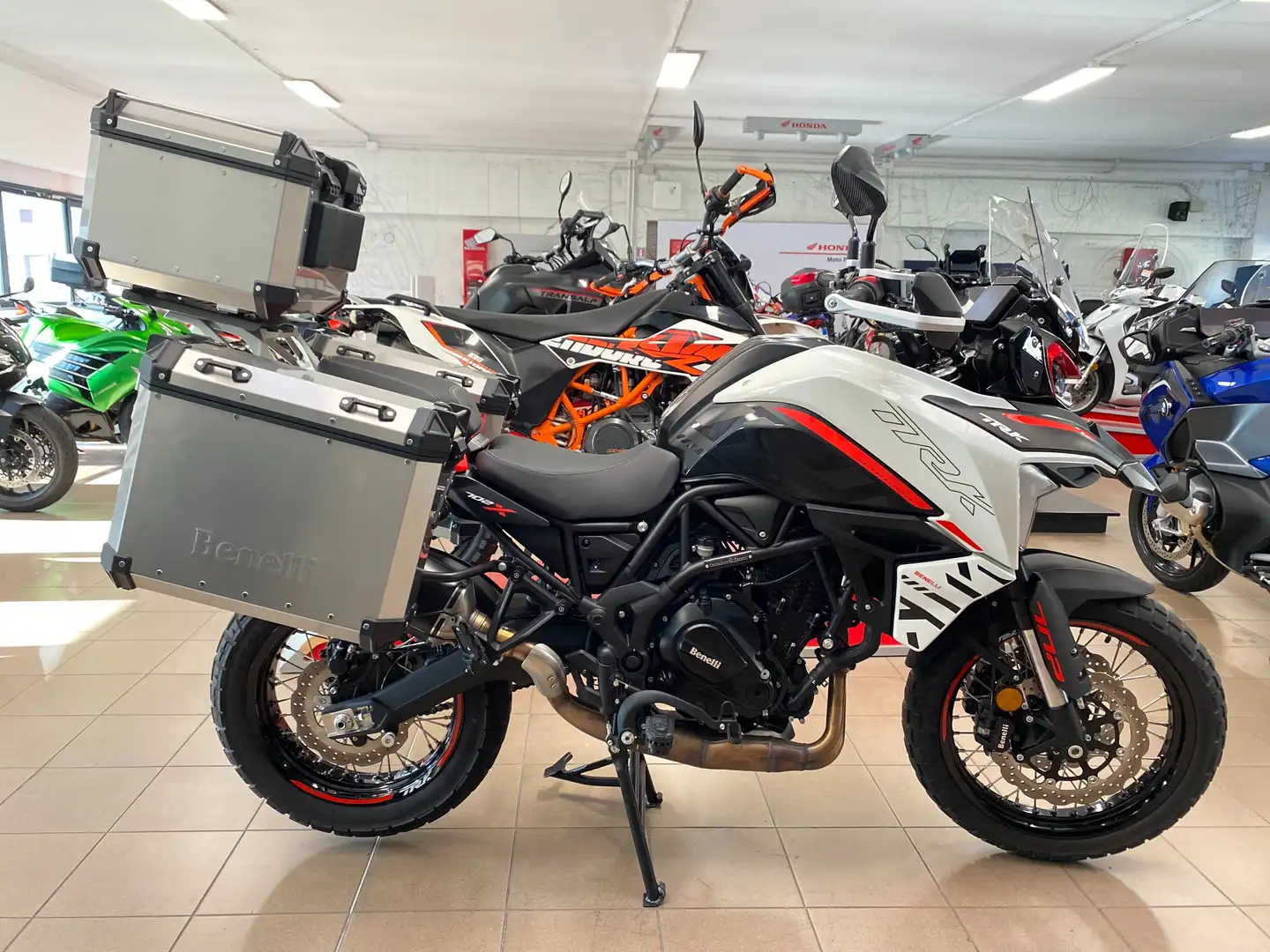 Benelli TRK 702 X Alb - 1