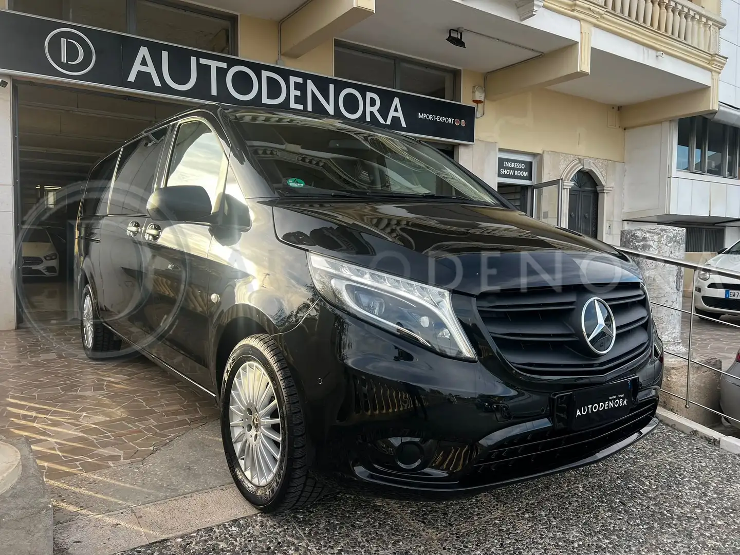 Mercedes-Benz Vito Long 119 d 9 POSTI 4matic auto XENO,PELLE,NAVI Nero - 1
