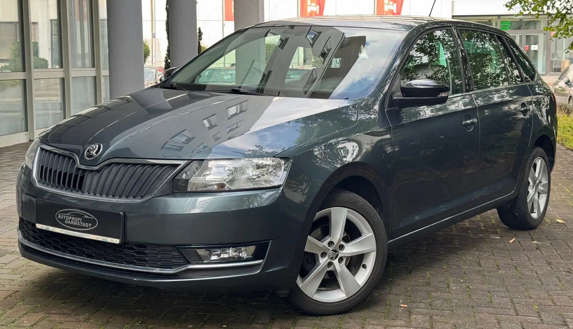 Skoda Rapid/Spaceback TÜV AU NEU*SITZ-HZ*KLIMA*PDC*TEMPOMAT* Grau - 1