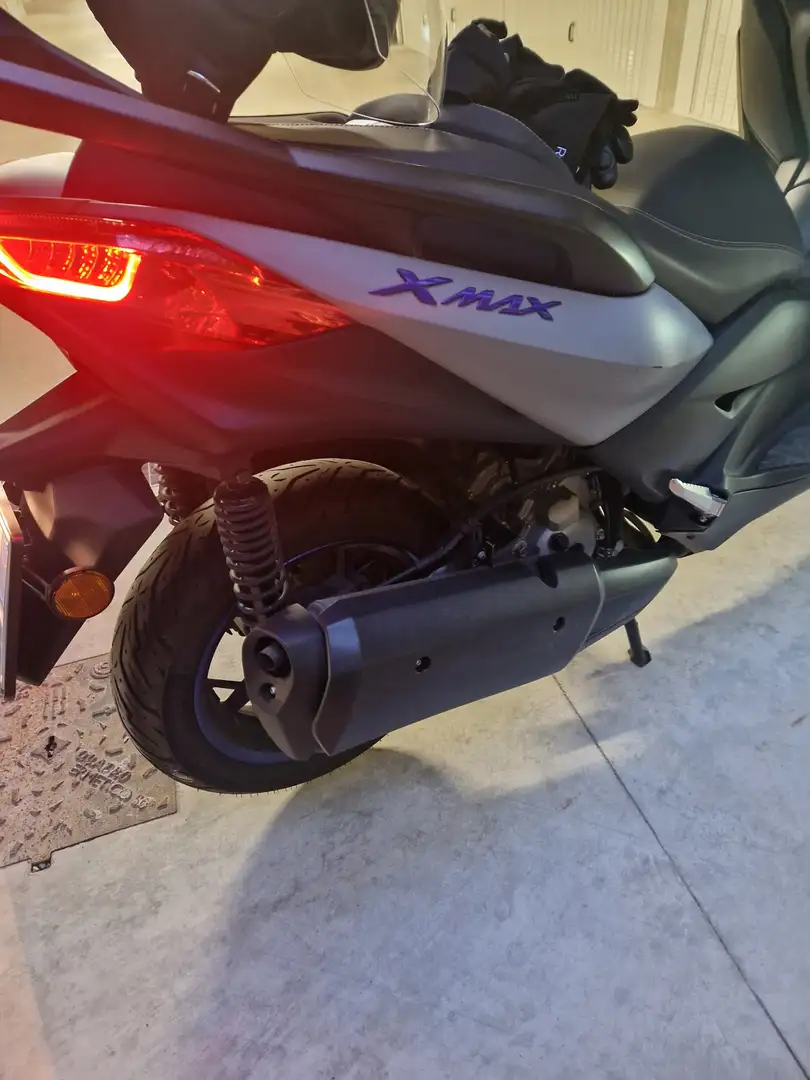 Yamaha X-Max 300 tech max Gris - 2