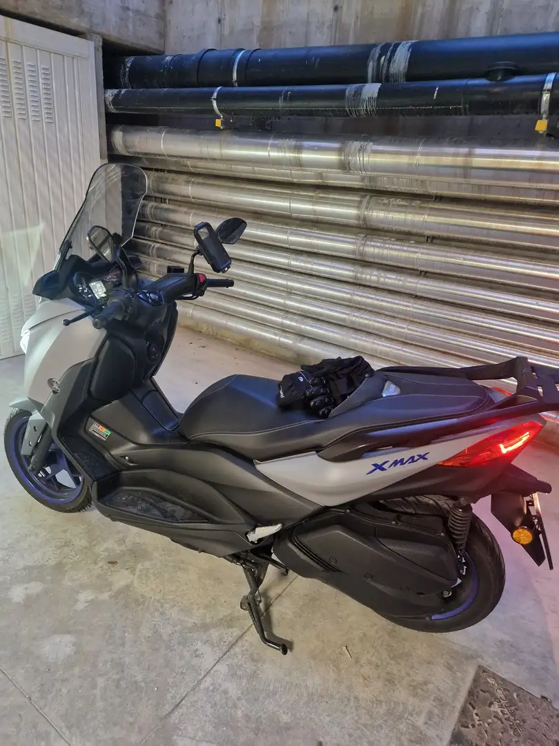 Yamaha X-Max 300 tech max Gris - 1