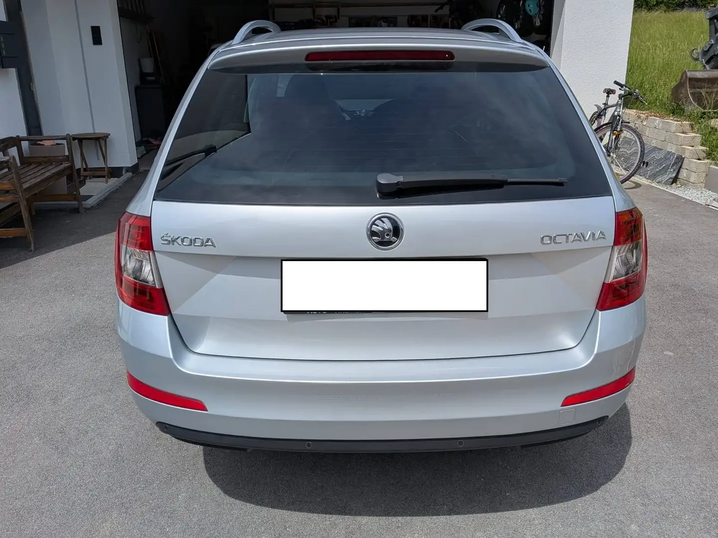 Skoda Octavia Octavia Combi 1,6 TDI Style DSG Style Silber - 2