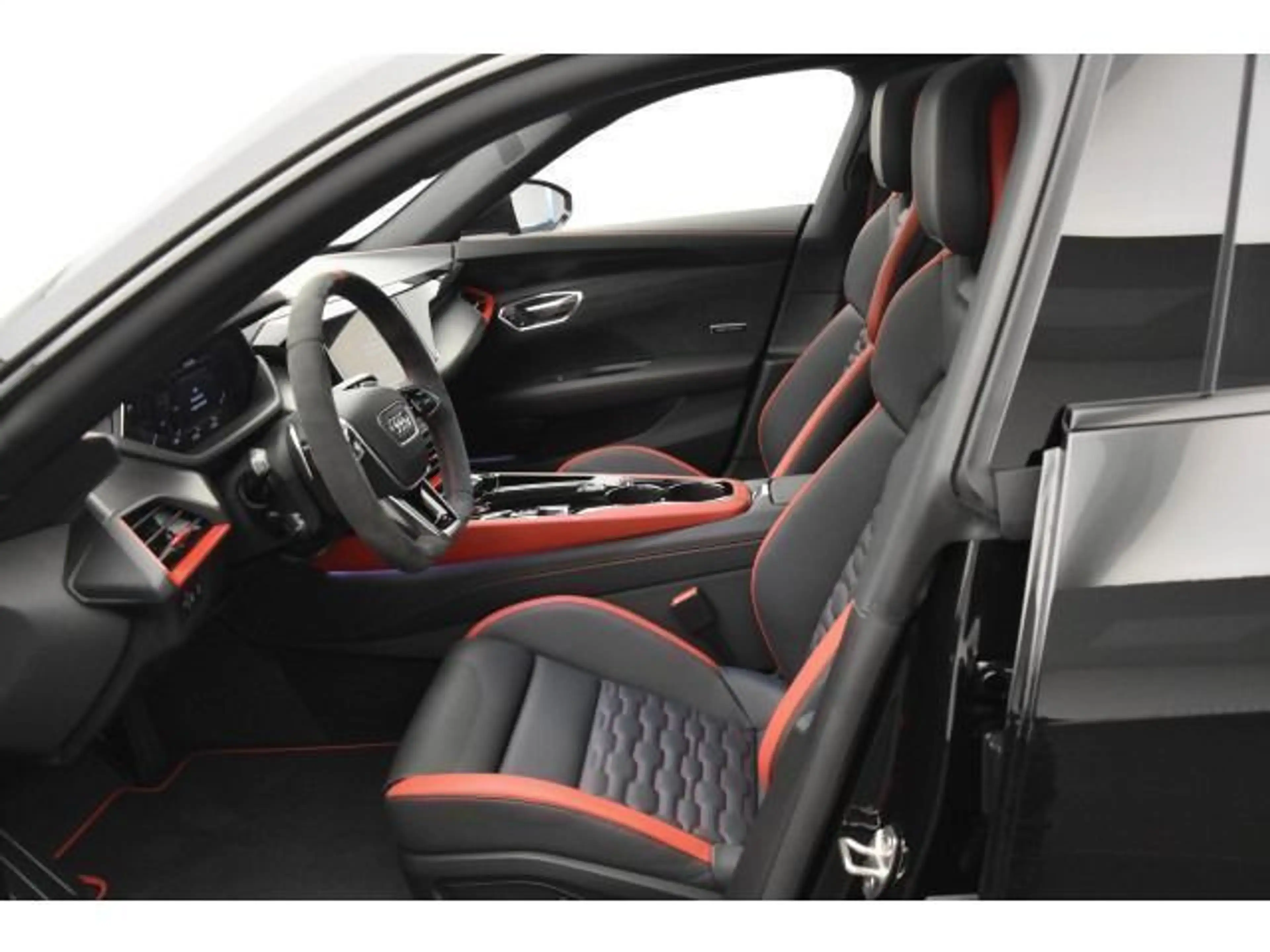 Audi e-tron GT . — photo 4